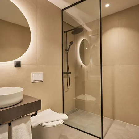 Bizarre Boutique Hotel *