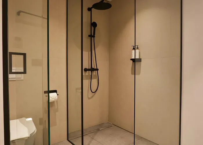 Bizarre Boutique ホテル