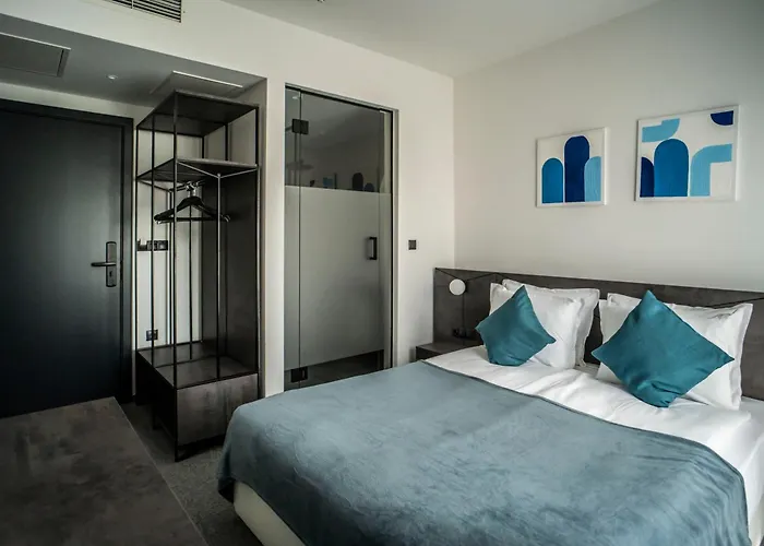 Bizarre Boutique Hotel